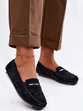 Mokasíny Step in style  Dámske mokasíny zo zamatovej prirodzenej kože od značky S.Barski sú elegantnou a pohodlnou ponukou na každý deň. Mäkký materiál i