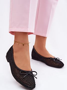 Baleríny Step in style  Baleríny pre ženy od značky Vinceza sú štýlovým a elegantným návrhom ideálnym na teplejšie dni. Plochý strih zaisťuje pohodlie 
