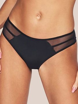 String Kinga  Spoznajte exkluzívne stringy Onyx S-427/1, ktoré kombinujú jemnosť spracovania s pohodlím a moderným prístupom k spodnej bielizni. Mo
