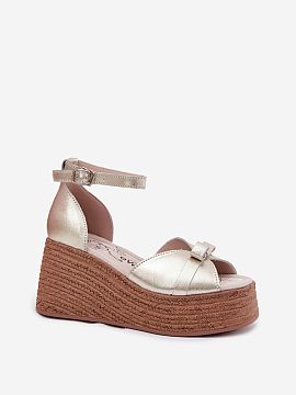 Koturny Step in style