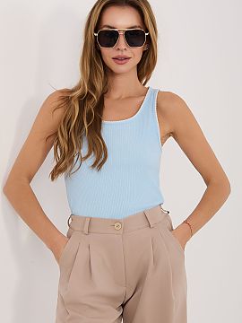 Top Rue Paris  Dámsky top na ramienkach je univerzálnou ponukou v štýle casual, ideálny pre každodenné štýly. Model s bežnou dĺžkou a okrúhlym