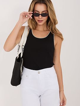 Top Rue Paris  Dámsky top na ramienkach je univerzálna ponuka v štýle casual, ideálna pre každodenné outfity. Model so štandardnou dĺžkou a okrú