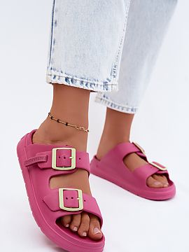Klapky na platforme Step in style  Dámske papuče od značky D.Franklin sú ideálnou letnou ponukou pre ženy, ktoré oceniajú pohodlie a moderný štýl. Vyrobené z ľahk