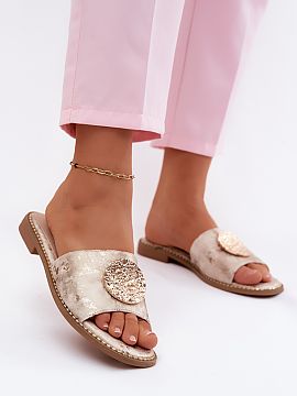 Papuče Step in style  Dámske sandále z eko kože od značky S.Barski sú štýlovou ponukou na leto, ktorá kombinuje pohodlie s elegantným vzhľadom. Univerz�
