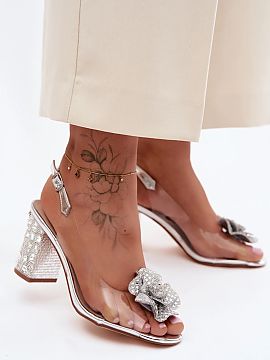 Sandále na opätkoch Step in style  Priehľadné sandále pre dámy sú efektným návrhom vytvoreným s ohľadom na výnimočné príležitosti. Jemná forma v kombinácii s p