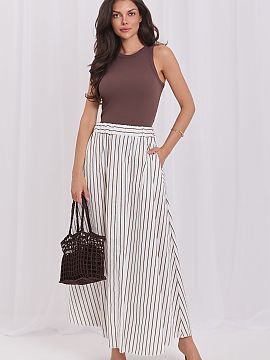 Sukňa Italy Moda  Elegantná midi sukňa s vysokým pásom je skvelou voľbou nielen na každý deň, ale aj do práce. Model vyrobený z príjemnej bavlny s 