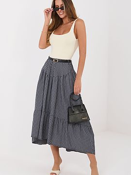 Sukňa Italy Moda  Casual midi sukňa v kocku je pohodlná a štýlová ponuka na každý deň, ideálna pre voľné, každodenné štýly. Vyhotovená z vysok