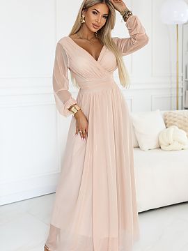Dlhé šaty Numoco  Keď plánujete oslavu a chcete vsadiť na jasný, teplý odtieň, tento model sa hodí priamo k elegantnému štýlu. Táto broskyňová ma