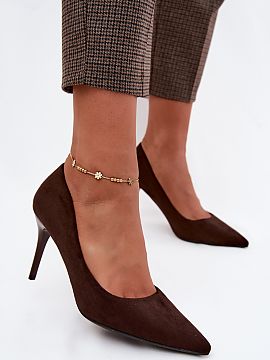 Ihličky Step in style  Lodičky vyrobené z imitácie semišu sú štýlovou ponukou pre ženy, ktoré si cenia eleganciu a klasické strihy. Vysoký podpätok kr�