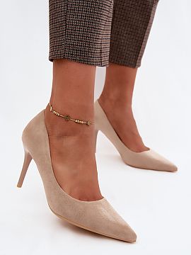 Ihličky Step in style  Špicaté podpätky vyrobené z imitácie zamšu sú štýlovou ponukou pre ženy, ktoré si cenia eleganciu a klasické strihy. Vysoký opa