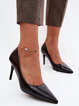 Ihličky Step in style  Špilky vyrobené z lakovanej eko kože sú štýlovou ponukou pre ženy, ktoré si cenia eleganciu a klasické strihy. Efektné, lesklé do