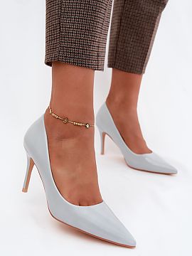 Ihličky Step in style  Lodičky vyrobené z lakovanej eko kože sú štýlovým návrhom pre ženy, ktoré si cenia eleganciu a klasické strihy. Efektné, lesklé