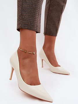 Ihličky Step in style  Lodičky vyrobené z lakovanej eko kože sú štýlovou ponukou pre ženy, ktoré si cenia eleganciu a klasické strihy. Efektné, lesklé p