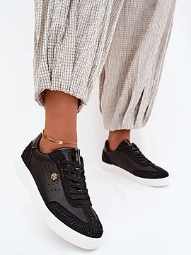 Športové topánky na platforme Step in style  Sneakerové dámske topánky z eko kože sú štýlový návrh na každý deň, ktorý spája módny vzhľad s pohodlím pri nosení. Model 
