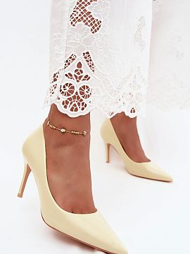 Ihličky Step in style  Lodičky vyrobené z lakovanej eko kože sú štýlovou ponukou pre ženy, ktoré si cenia elegantnosť a klasické strihy. Efektívne, lesk