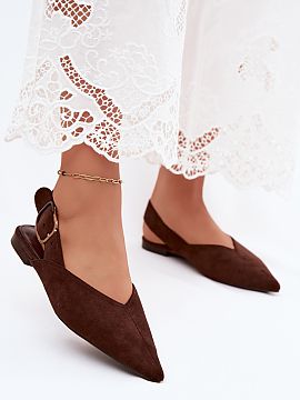Baleríny Step in style  Baleríny vyrobené z ekokože sú štýlovou a pohodlnou voľbou na každý deň. Model na plochom podpätku zaručuje pohodlie, špicaté 