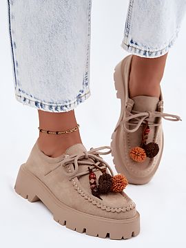 Poltopánky na platforme Step in style  Poltopánky pre ženy z imitácie semišu sú štýlovou ponukou pre ženy, ktoré milujú originálne detaily a pohodlie na každý deň. M