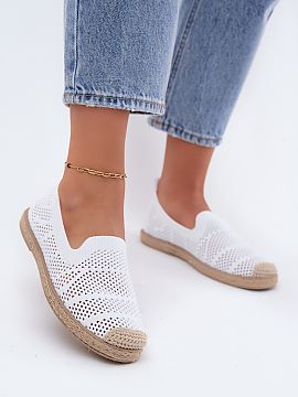 Espadrilky Step in style  Ažúrové mokasíny vyrobené z textilného materiálu sú ľahkou a pohodlnou ponukou na teplejšie dni. Klasický strih v kombinácii s p