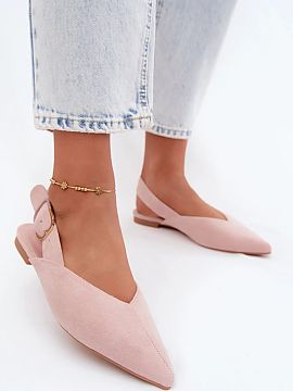 Baleríny Step in style  Baleríny vyrobené z ekokože sú štýlovou a pohodlnou voľbou na každý deň. Model s plochým opätkom zaručuje pohodlie, špičaté 