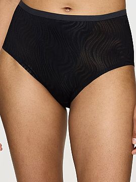 Bedrové nohavičky Triumph  Dámske vysoké figúrky Shape Smart Ellipse Maxi 10222289-0004 sú spojením pohodlia, elegancie a jemného modelovania postavy. Model bol 