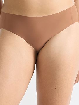 Bedrové nohavičky Sloggi  Figi Zero Feel 2.0 High Leg 10217838-00CM je moderný model bielizne navrhnutý s ohľadom na maximálny komfort a nenápadné nosenie. Char