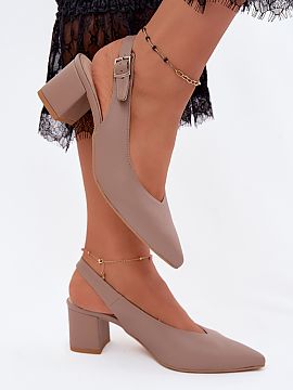 Sandále na opätkoch Step in style  Dámske sandále poľskej výroby sú elegantnou ponukou pre ženy, ktoré ocenia vysokú kvalitu spracovania a nadčasový štýl. Starostl