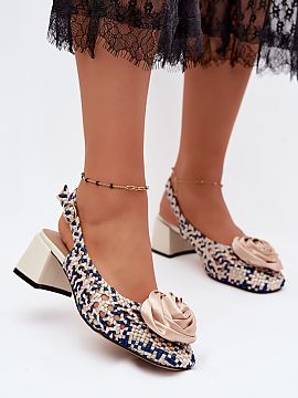 Sandále na opätkoch Step in style  Dámske sandále značky Artiker sú elegantnou ponukou na letné dni a špeciálne príležitosti. Vyhotovené z plietaného materiálu, pr