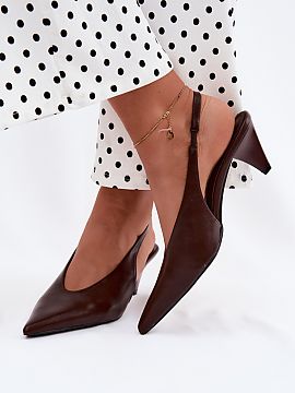 Sandále na opätkoch Step in style  Dámske sandále z imitácie kože sú elegantnou a štýlovou ponukou na špeciálne príležitosti. Klasický strih v kombinácii s modern