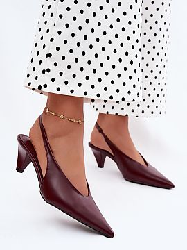 Sandále na opätkoch Step in style  Dámske sandále z imitácie kože sú elegantnou a štýlovou ponukou na špeciálne príležitosti. Klasický strih v kombinácii s modern