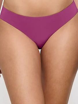 Bedrové nohavičky Triumph  Figi Body Make-Up Essentials Tai 10156707-3460 boli navrhnuté s ohľadom na každodenný komfort a maximálnu diskrétnosť pod oblečením