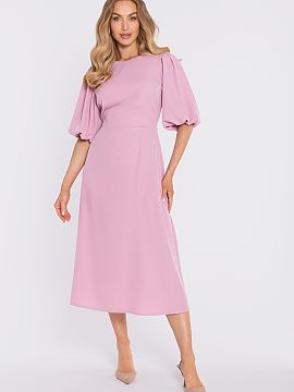 Spoločenské šaty Moe  Elegantný midi šaty sú nadčasovou ponukou, ktorá sa perfektne hodí na rodinné oslavy, recepcie, svadby alebo stretnutia, kde je potre