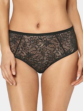 Bedrové nohavičky Triumph  Figi maxi Amourette Charm Maxi 10198780 značky Triumph sú elegantným modelom s viac zahaleným strihom, ktorý zabezpečuje pohodlie, dok