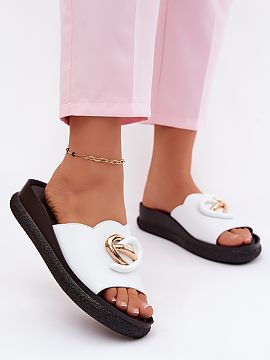 Platforma Step in style  Ženské sandále z prírodnej kože značky S.Barski sú elegantnou a pohodlnou voľbou na teplé dni. Klasický strih robí model skvelým