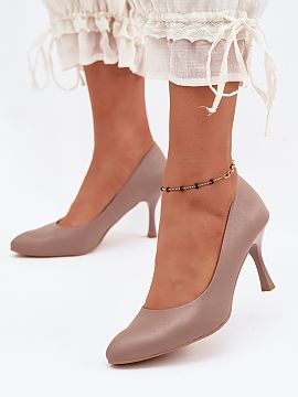 Ihličky Step in style  Topánky na podpätku pre ženy poľskej výroby sú elegatnou ponukou pre ženy, ktoré oceňujú vysokú kvalitu spracovania a nadčasový