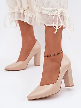 Lodičky na opätku Step in style  Topánky pre ženy vyrobené z ekologickej kože sú elegantnou ponukou poľskej výroby, vytvorené s ohľadom na ženy, ktoré ocenia klas