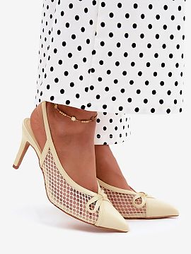 Sandále na opätkoch Step in style  Sieťové dámske sandále sú elegantnou a ženskou ponukou pre ženy, ktoré radi nosia moderné a efektné doplnky. Jemná sieťová svr�