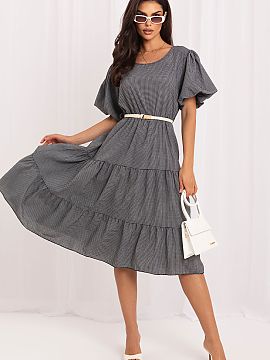 Šaty na deň Italy Moda  Ženské letné šaty s rozšíreným strihom sú ideálnou voľbou pre každodenné outfity. Klasický vzor v škockej jej dodáva nadčaso