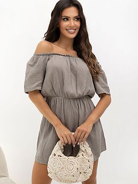 Overal Italy Moda  Ľahký a pohodlný overal vyrobený z priehľadného mušlinového bavlny je skvelou voľbou na teplé dni. Prírodný materiál zabezpeču