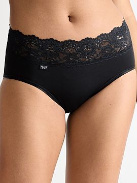 Bedrové nohavičky Sloggi  Figi Romance Midi 10031896 je mimoriadne ženský model, ktorý kombinuje eleganciu, pohodlie a klasický štýl. Trochu plnší strih a ši