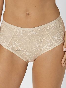 Bedrové nohavičky Triumph  Figi maxi Amourette Charm Maxi 10198780 od značky Triumph je elegantný model s viac zahaleným strihom, ktorý poskytuje pohodlie, vynikaj