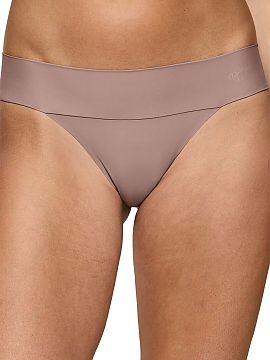 String Triumph  Stringy Body Make-Up Illusion od Triumph sú ideálnou kombináciou minimalistického dizajnu, výnimočného pohodlia a moderných technol�