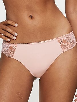 Brazílske nohavičky Triumph  Brazílske nohavičky typu Wild Peony Florale Brazilian 10209603 od Triumph sú spojením zmyselného vzhľadu, pohodlia a perfektného pril