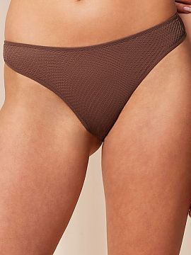 Bedrové nohavičky Triumph  Figi typu Tai Harmony Spotlight 10217051 od Triumph sú kombináciou pohodlia, ženského štýlu a výnimočných čipkových detailov. Kla