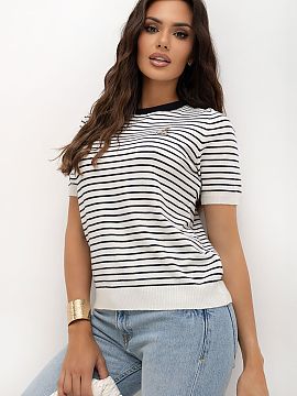 Sveter s krátkym rukávom Italy Moda  Štýlový dámsky sveter štandardnej dĺžky je skvelou voľbou pre ženy, ktoré ocenia pohodlie a nadčasový vzhľad. Klasický prúžk
