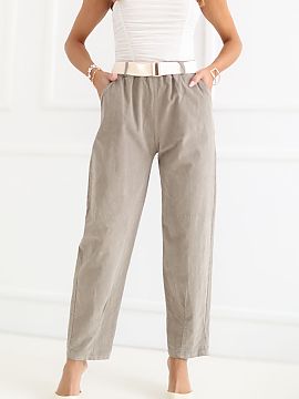 zamatové nohavice Italy Moda  Dámske štručkove nohavice v modernom kroji typu carrot, ideálne na každý deň. Vyrobené z vysoko kvalitnej zmesi bavlny s prídavkom 