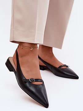 Sandále Step in style  Dámske sandále od značky Maciejka sú elegantnou ponukou vytvorenou s ohľadom na osobitné príležitosti. Vyrobené z prírodnej kože,