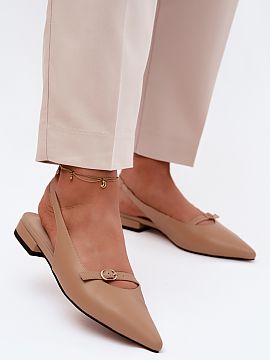 Sandále Step in style  Dámske sandále od značky Maciejka sú elegantnou ponukou vytvorenou s ohľadom na špeciálne príležitosti. Vyrobené z prírodnej kož