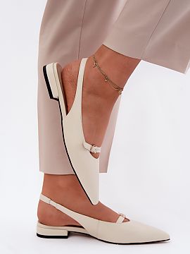 Sandále Step in style  Dámske sandále značky Maciejka sú elegantnou ponukou určenou pre výnimočné príležitosti. Vyrobené z prírodnej kože, vyzerajú n