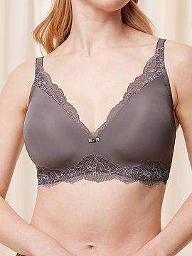 Polstrovaná podprsenka Triumph  Podprsenka s kosticami holubí Amourette Charm T P 10214457 je model vyrobený z vysoce kvalitných materiálov, ktorý kombinuje elegantný