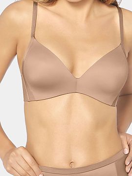 Polstrovaná podprsenka Triumph  Podprsenka bez kostic Body Make-up Soft Touch P EX 10193526 s jemným výplňou bola vytvorená pre ženy, ktoré oceniajú prirodzený vzh�